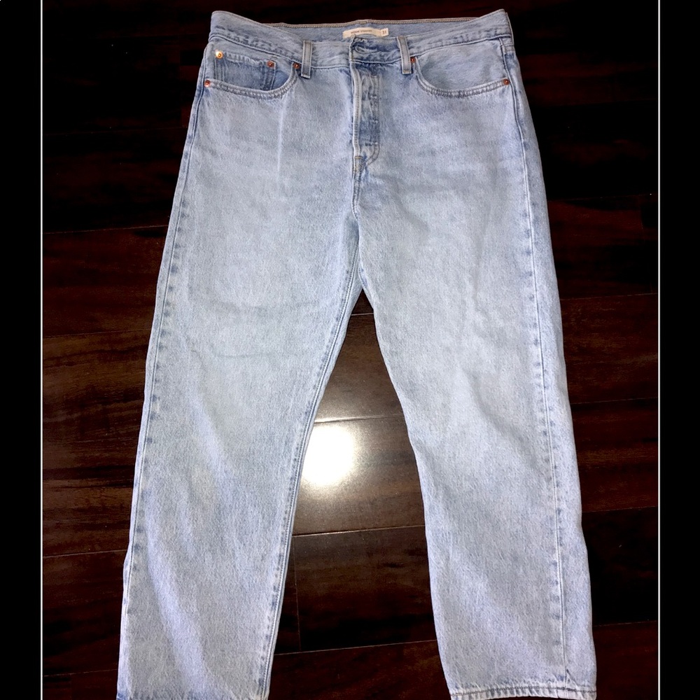 LEVIS Wedgie Straight Jean